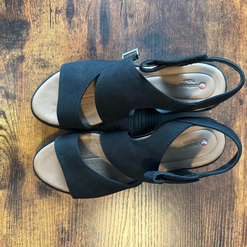 Clarks Unstructured Velvet Sandals - Picture 3 of 3